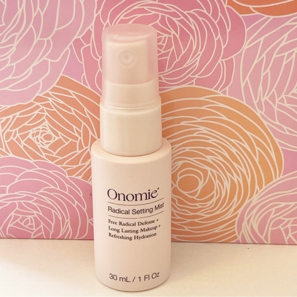 REVOLVE Onomie Radical Defense Long Lasting Setting Mist 30mL